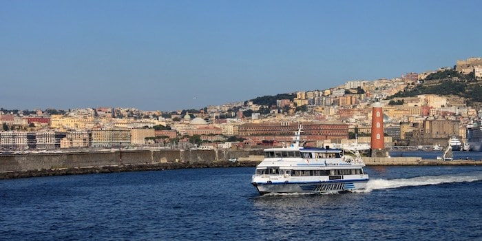 Ferry de Palermo a Nápoles