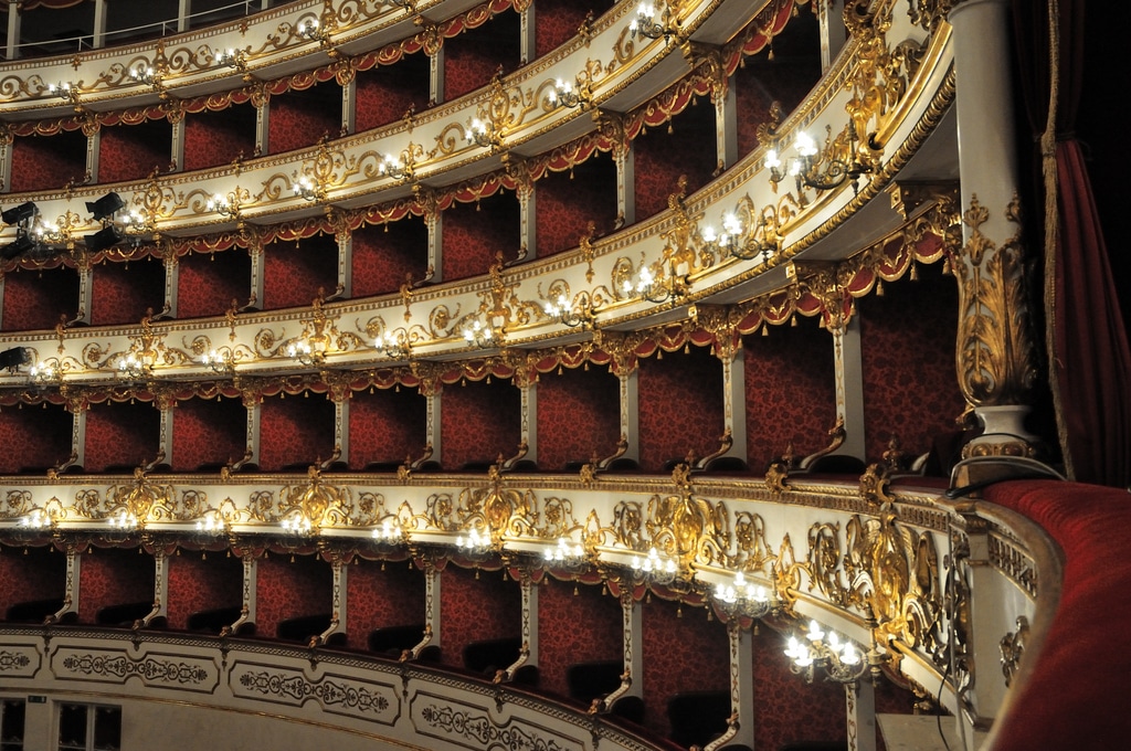 6. Mira una actuación en vivo en el Teatro Municipale Valli- Que ver en Reggio Emilia