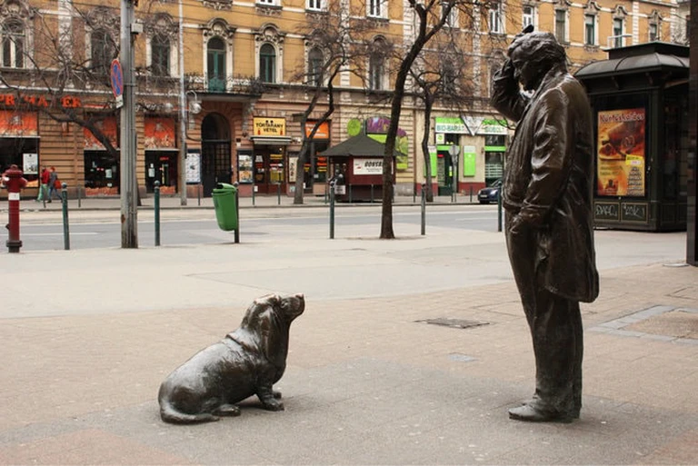 Estatua de Colombo- Las estatuas de Budapest